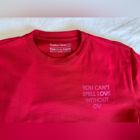 Like New Outdoor Voices Love Without OV Cropped Sweatshirt Small - Picture 5 of 6